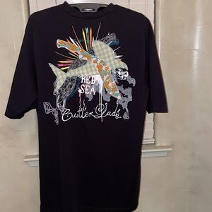 Artful Dodger T-shirt Size Large